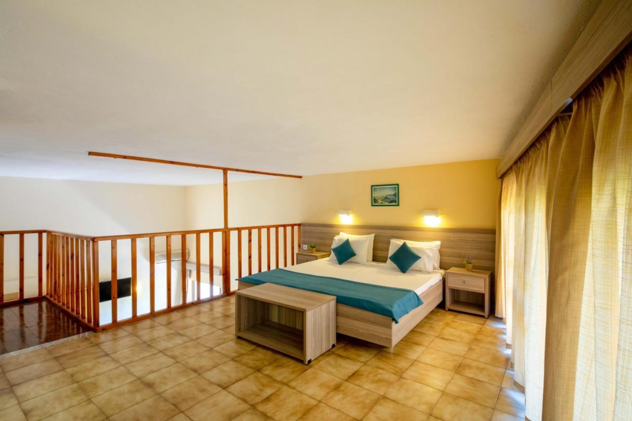 Hotel Rossis Meszongí Kültér fotó