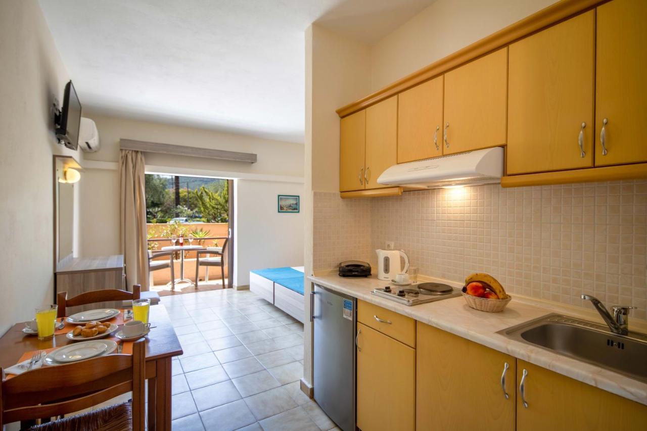 Hotel Rossis Meszongí Kültér fotó