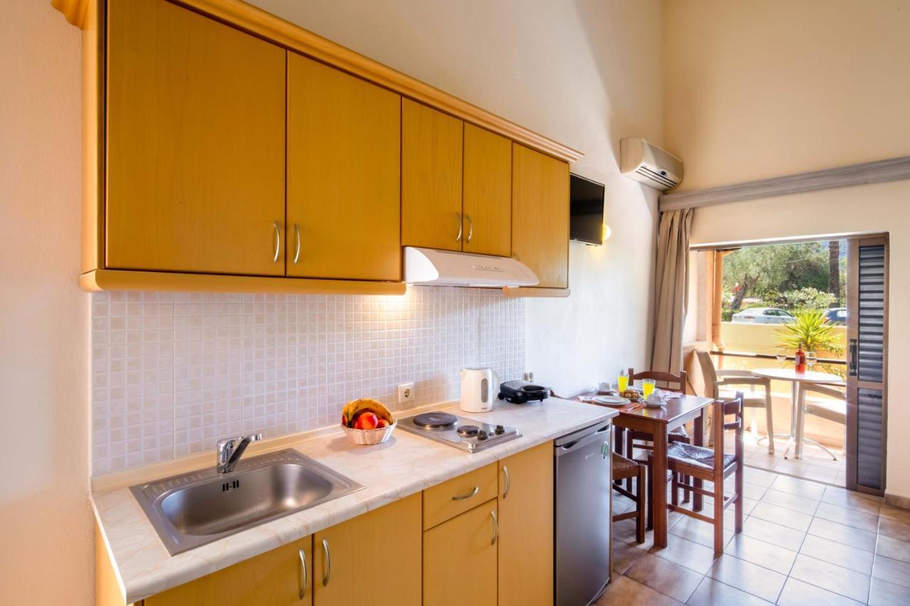 Hotel Rossis Meszongí Kültér fotó